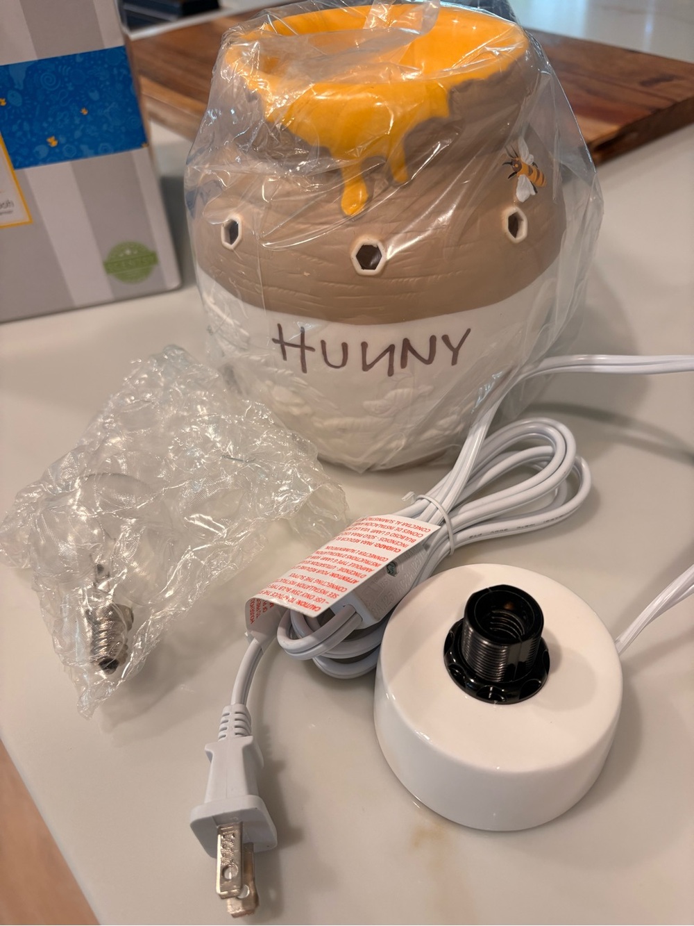 Scentsy Winnie the pooh 'HUNNY' Pot holder -retired